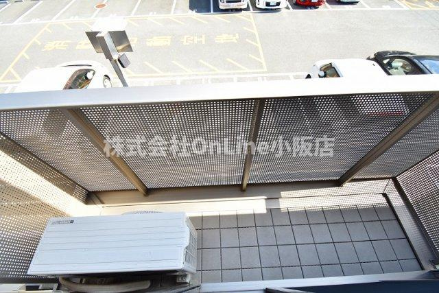 東大阪市西堤本通東２丁目のアパートのバルコニー