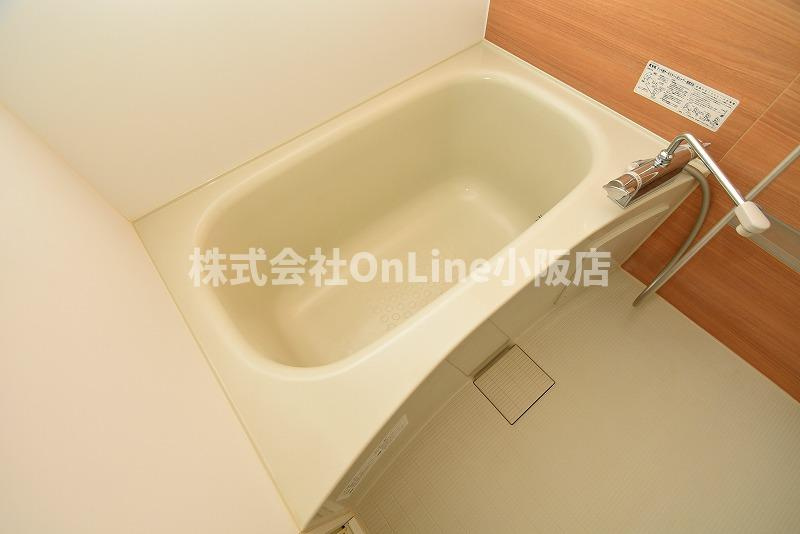 東大阪市西堤本通東２丁目のアパートの浴室