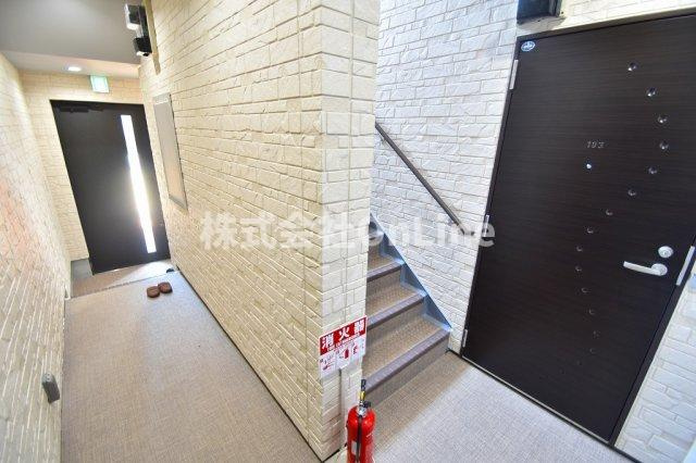 東大阪市友井１丁目のアパートのロビー