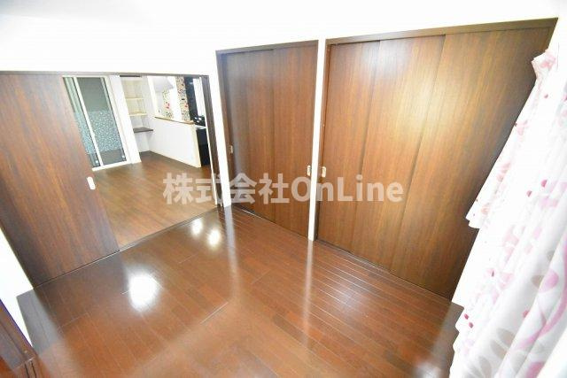 東大阪市菱江３丁目の一戸建ての洋室
