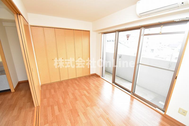 東大阪市小若江１丁目の賃貸マンションの洋室
