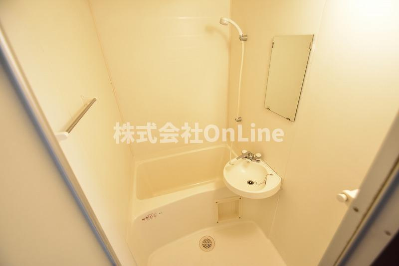 東大阪市長堂２丁目の賃貸マンションの浴室