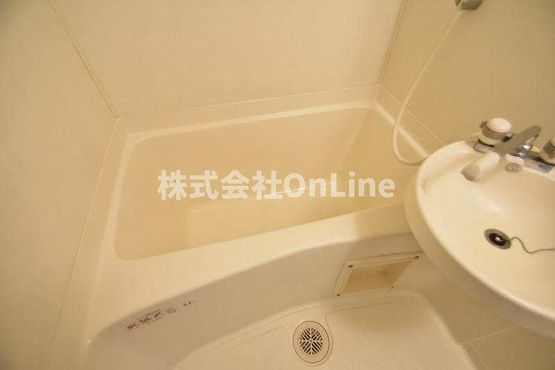 東大阪市長堂２丁目の賃貸マンションの浴室