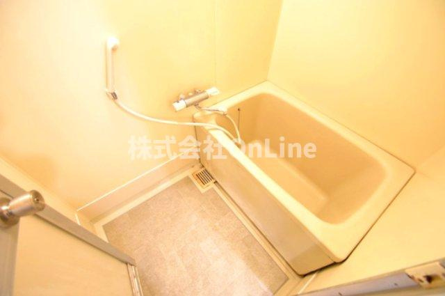 東大阪市長堂１丁目の賃貸マンションの浴室
