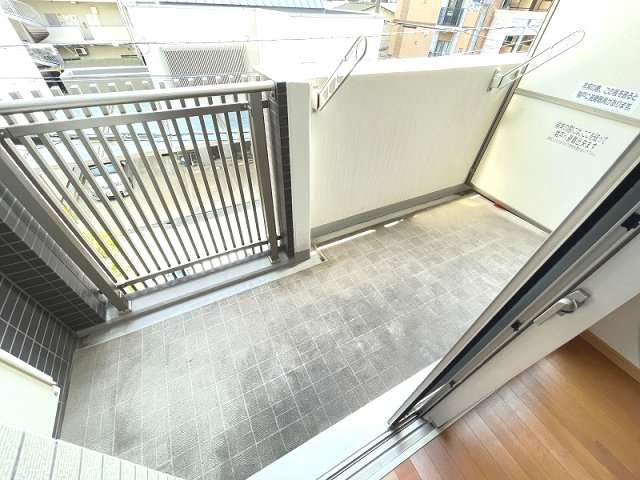 東大阪市足代新町の賃貸マンションのバルコニー
