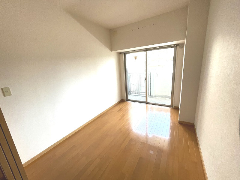 東大阪市足代新町の賃貸マンションの居間・リビング