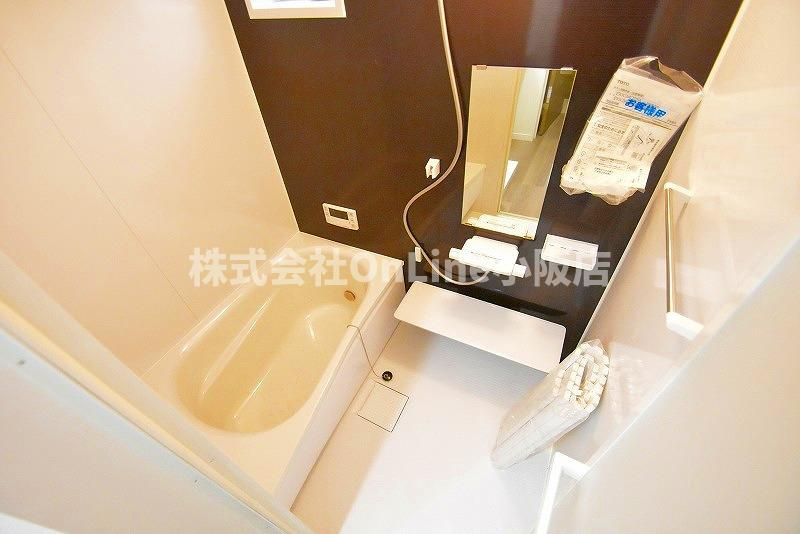 東大阪市衣摺１丁目のアパートの浴室