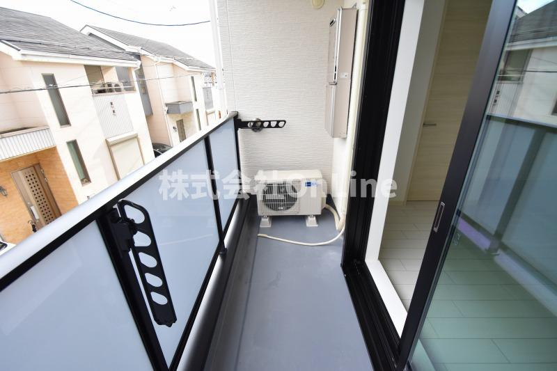 東大阪市高井田元町２丁目のアパートのバルコニー