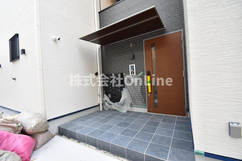 東大阪市高井田元町２丁目のアパートのエントランス