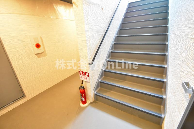 東大阪市高井田元町２丁目のアパートのロビー