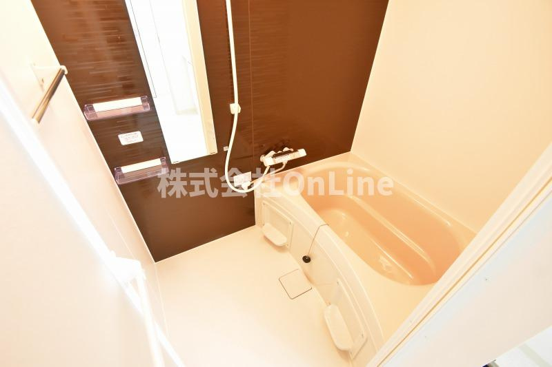 東大阪市高井田元町２丁目のアパートの浴室