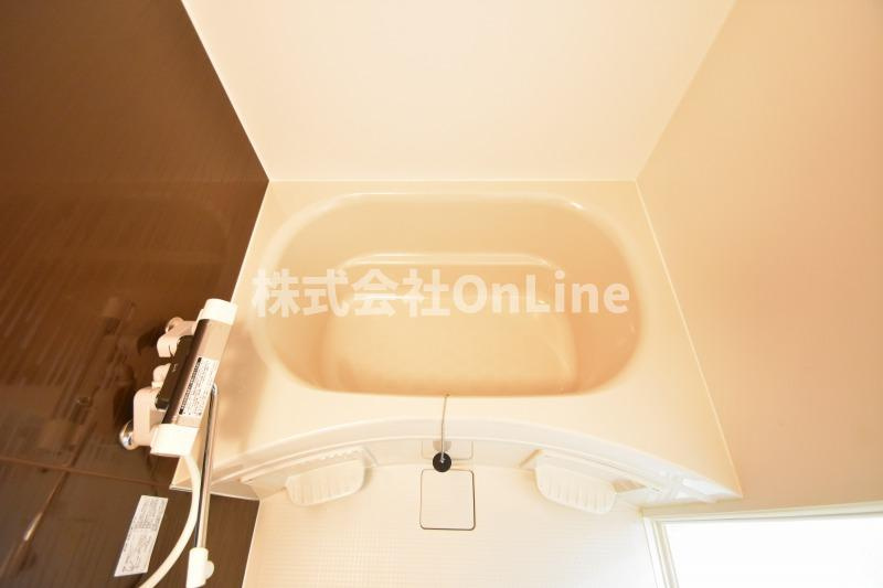 東大阪市高井田元町２丁目のアパートの浴室