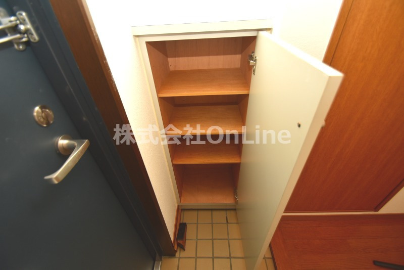 東大阪市長堂３丁目の賃貸マンションの収納