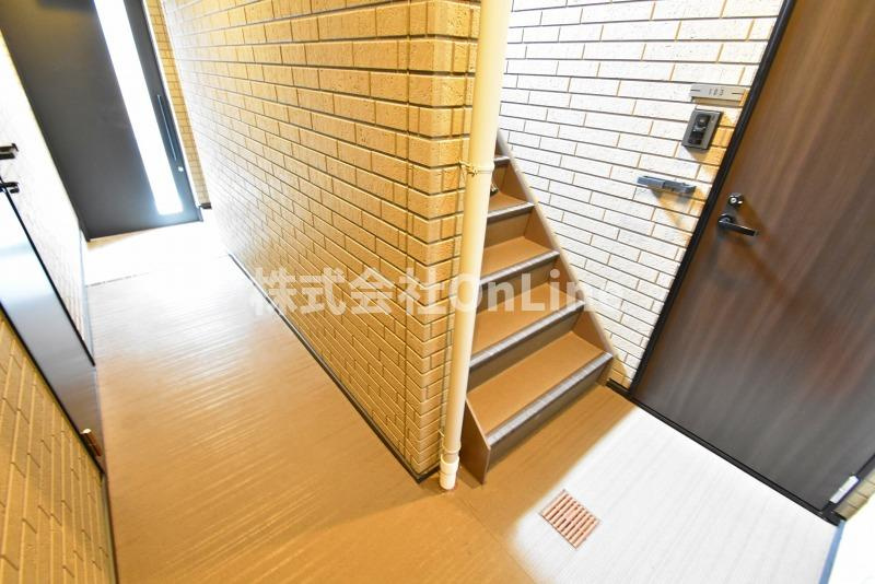 東大阪市荒本２丁目のアパートのロビー