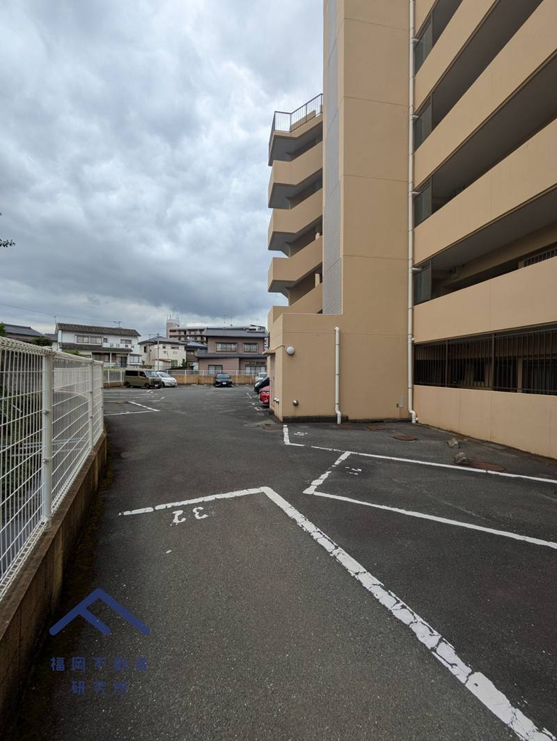 シティマンション春日の駐車場