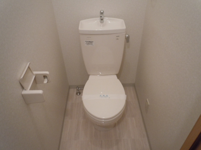 アンプルール　クラージュ　コリーヌシャンⅠのトイレ