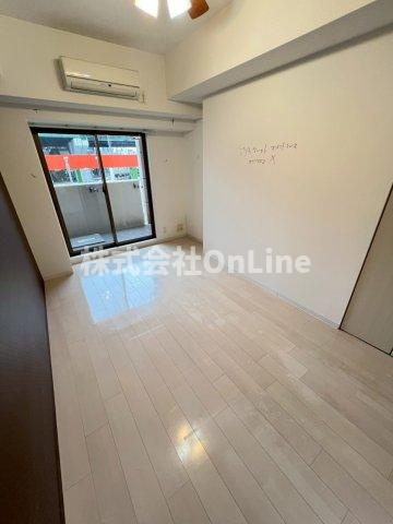東大阪市長田西４丁目の賃貸マンションの洋室