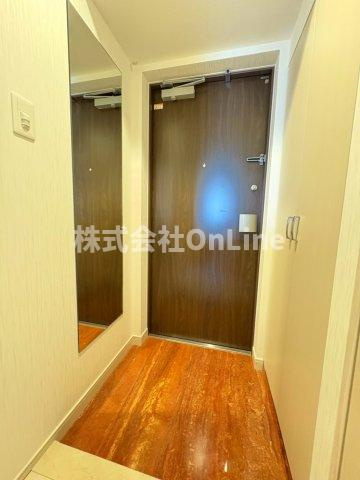 東大阪市長栄寺の賃貸マンションの玄関