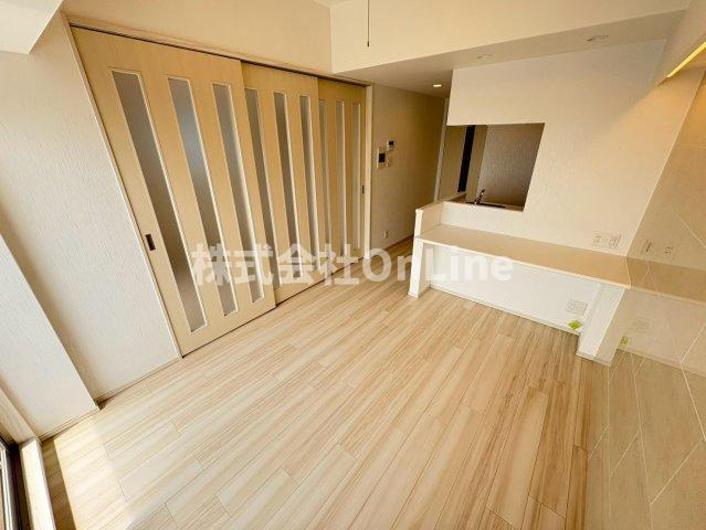 東大阪市長栄寺の賃貸マンションの居間・リビング