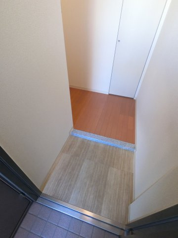 セザン新町の玄関