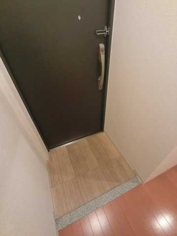 セザン新町の玄関