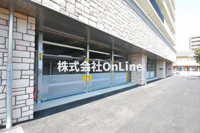 東大阪市下小阪５丁目の賃貸マンションの駐車場