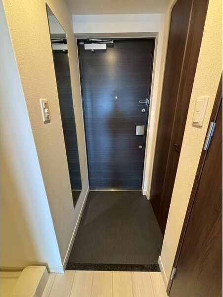 プレサンスNAGOYAファストの玄関