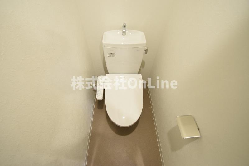東大阪市足代北１丁目の賃貸マンションのトイレ