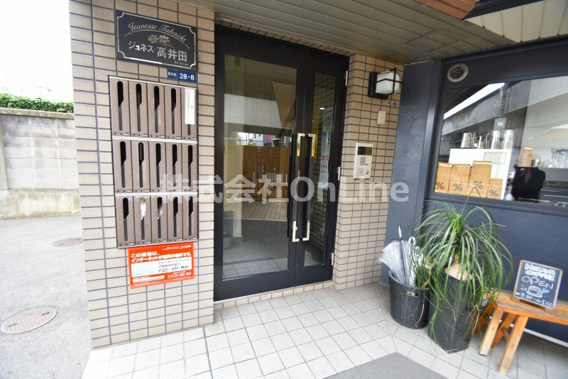 東大阪市高井田の賃貸マンションのエントランス