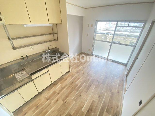 東大阪市荒本新町の賃貸マンションの居間・リビング