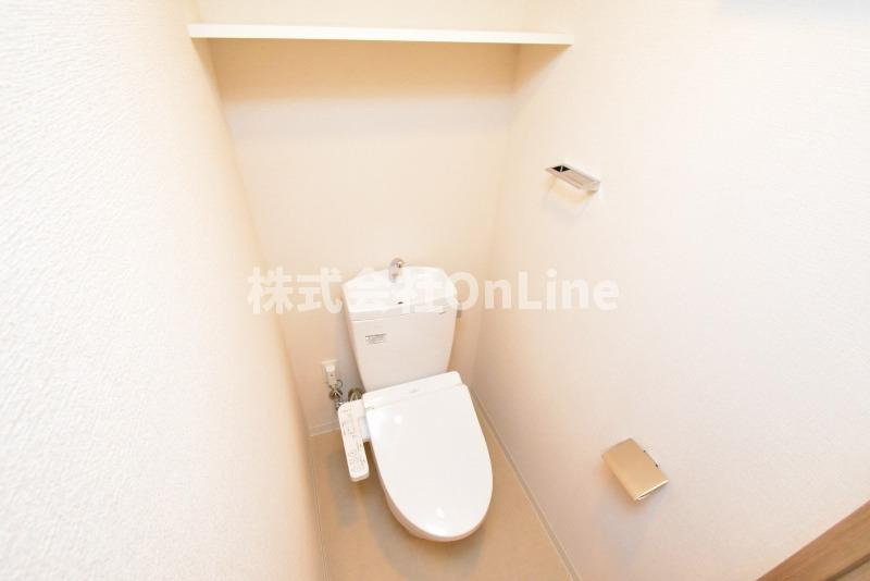 東大阪市足代新町の賃貸マンションのトイレ