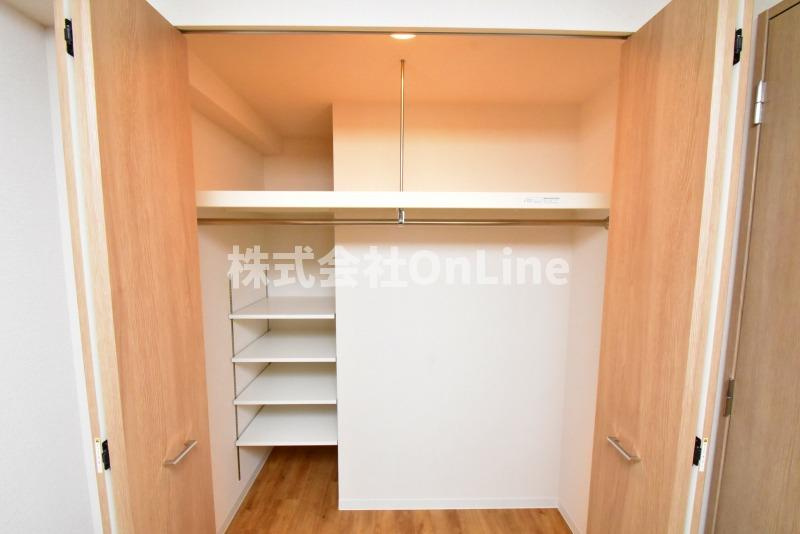 東大阪市足代新町の賃貸マンションの収納