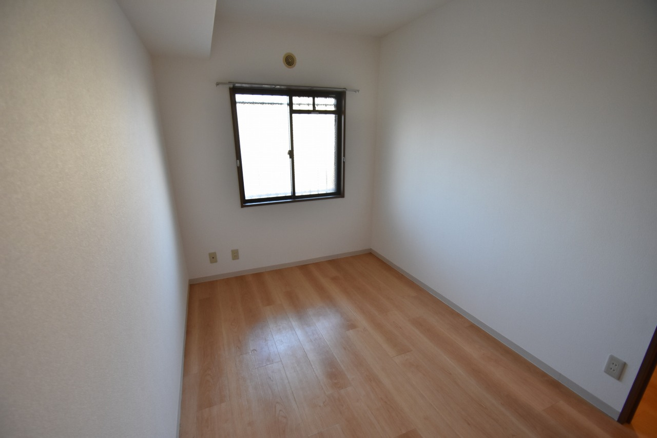 東大阪市吉田本町３丁目の賃貸マンションの子供部屋