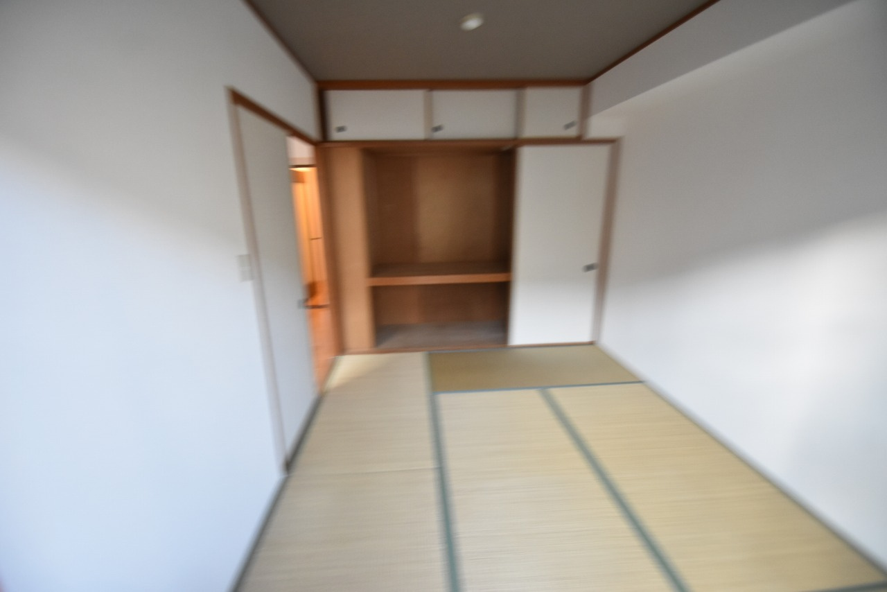 東大阪市吉田本町３丁目の賃貸マンションの和室