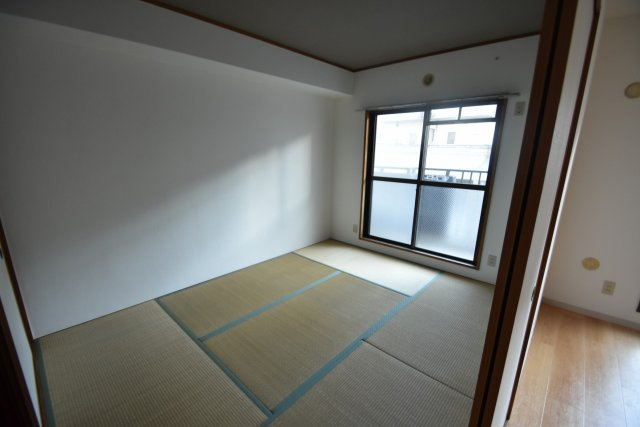東大阪市吉田本町３丁目の賃貸マンションの内装