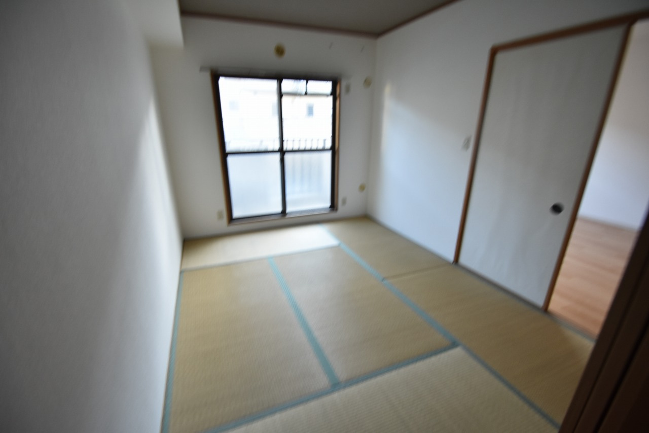 東大阪市吉田本町３丁目の賃貸マンションの和室