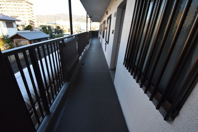 東大阪市吉田本町３丁目の賃貸マンションのロビー