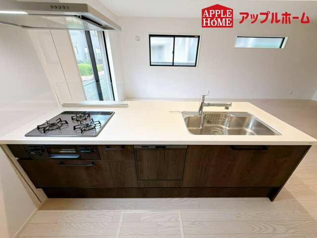 さいたま市見沼区丸ヶ崎町のキッチン|キッチンの収納も充実☆食洗器完備で家事も楽々♪生活の質が向上すること間違いなしの充実設備です。