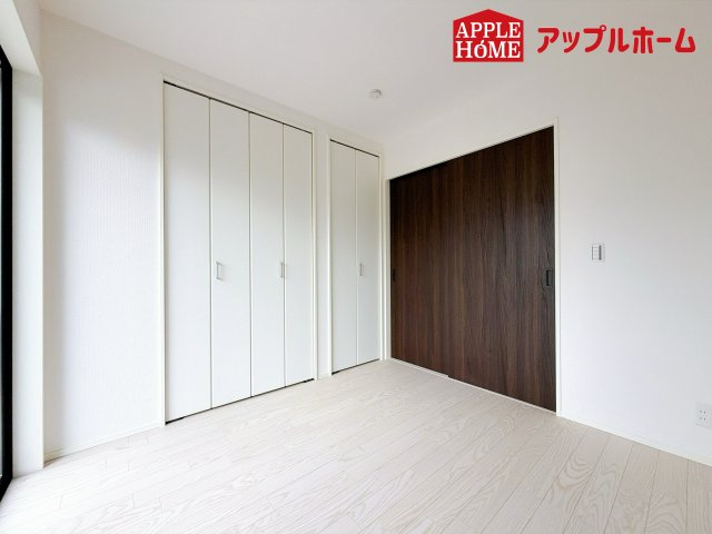 さいたま市見沼区丸ヶ崎町の洋室|居室は全室収納あり！たっぷりある収納活用でお部屋もキレイを保てます♪