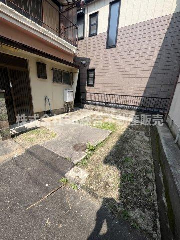 善根寺町5丁目中古テラスハウスの駐車場|軽自動車でしたら駐車可能です！