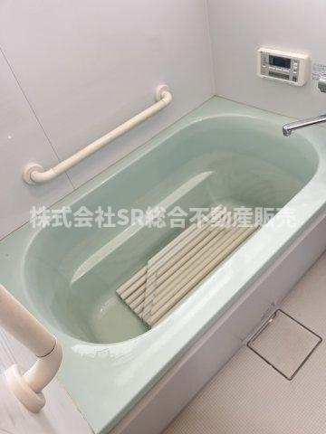 善根寺町5丁目中古テラスハウスの浴室|キレイなお風呂です！