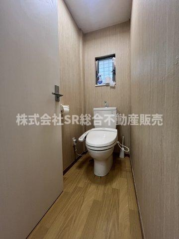善根寺町5丁目中古テラスハウスのトイレ|トイレも気になるポイント。圧迫感のない空間です！