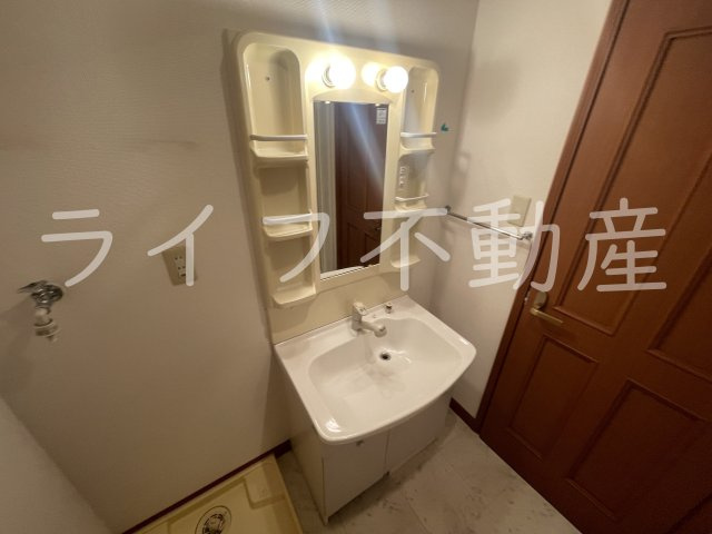 ジィプソフィラの独立洗面台|独立洗面台あり、毎朝おしゃれに忙しい女性の方におすすめです