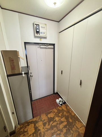 熱海サニーハイツの玄関