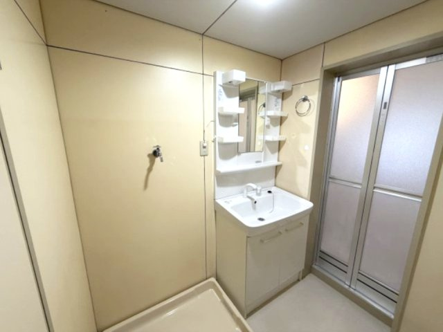 タウンハウス夙川C棟の独立洗面台|収納力と機能性に優れたお手入れラクラク洗面化粧台
