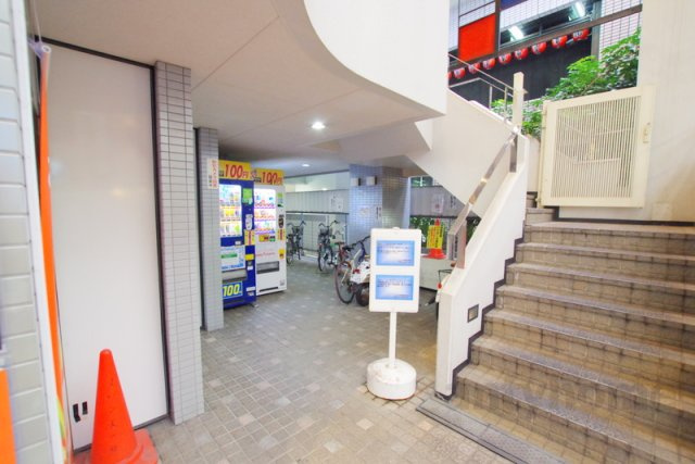 メゾン天神橋　仲介手数料無料のエントランス