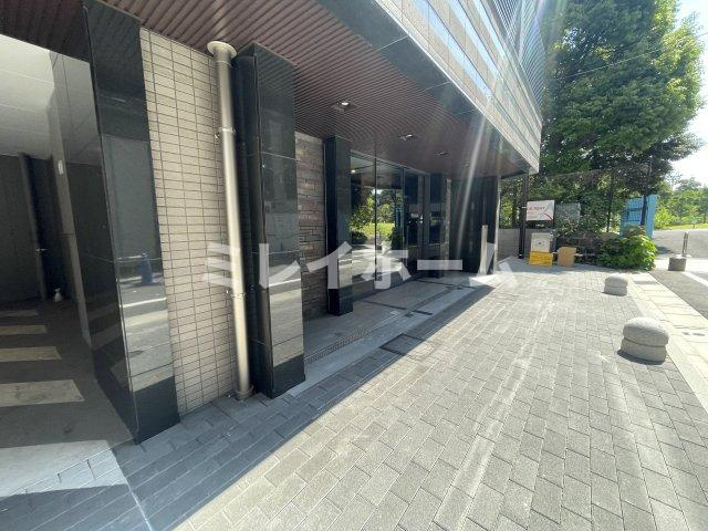 クオリタス南大井のエントランス
