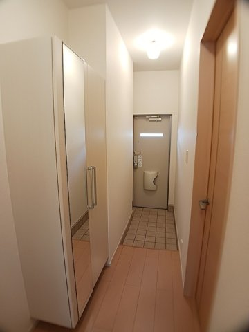グランディール藤川の玄関