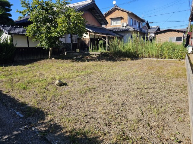 びわ湖にも近い場所にある古民家風住宅のその他|数メートル離れた場所にある畑です。