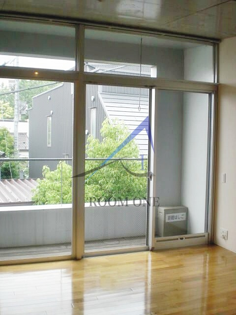 ＳＯＬＡＴＩＯの居間・リビング|洋室のお部屋です。